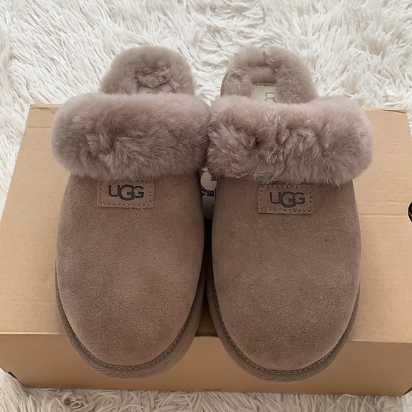 Brand new Authentic ugg genuine shearling slipper in caribou - Picture 2 of 11